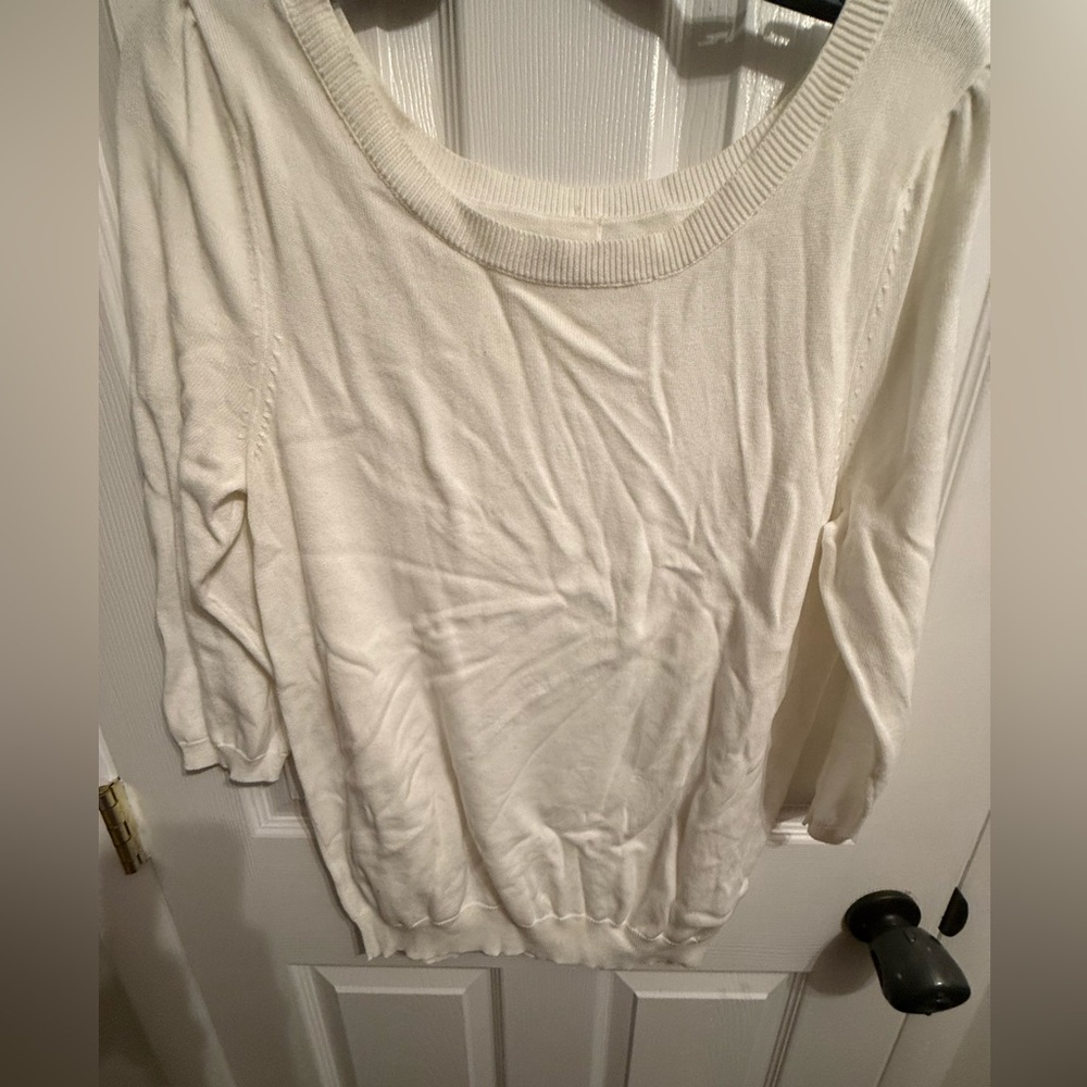 Old Navy Cream 3/4 sleeve Knit Sweater. Buttons on sleeves and back neck